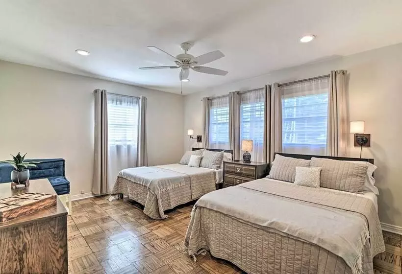 Mid Century Modern Escape In Central Lakeland!