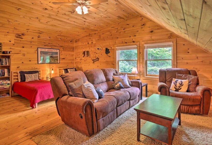 Moonshine Manor  Cabin W/ Hot Tub, Near Lake Lure