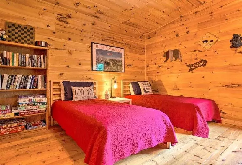 Hot Tub Soaks! Moonshine Manor Near Lake Lure