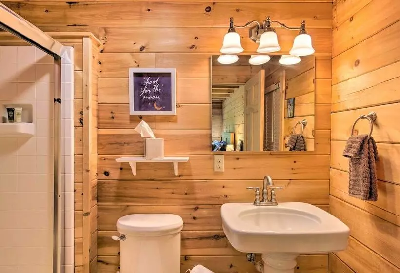Hot Tub Soaks! Moonshine Manor Near Lake Lure