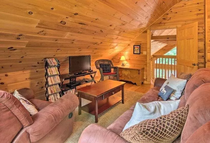 Hot Tub Soaks! Moonshine Manor Near Lake Lure