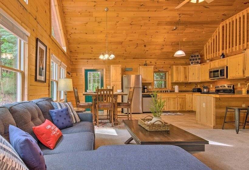 Moonshine Manor  Cabin W/ Hot Tub, Near Lake Lure
