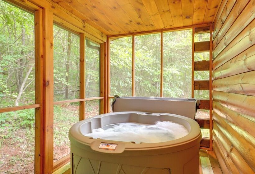 Moonshine Manor  Cabin W/ Hot Tub, Near Lake Lure