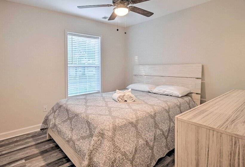 Murrells Inlet Home W/ Fire Pit: Near Beaches