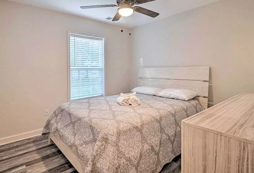 Murrells Inlet Home W/ Fire Pit: Near Beaches