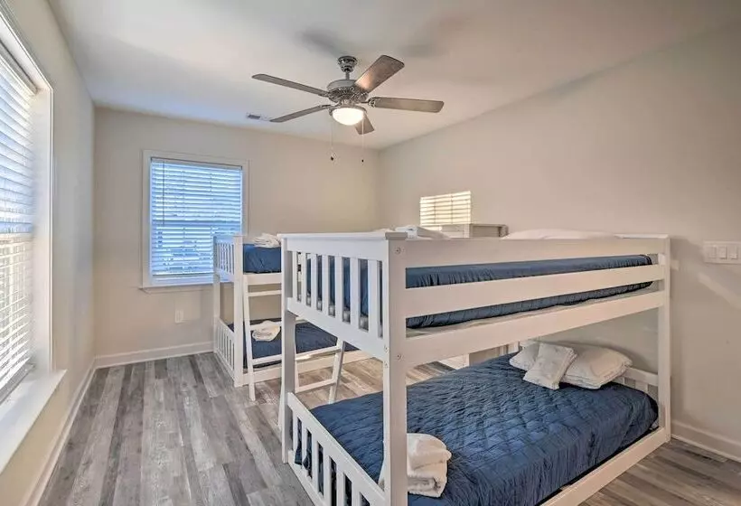 Murrells Inlet Home W/ Fire Pit: Near Beaches