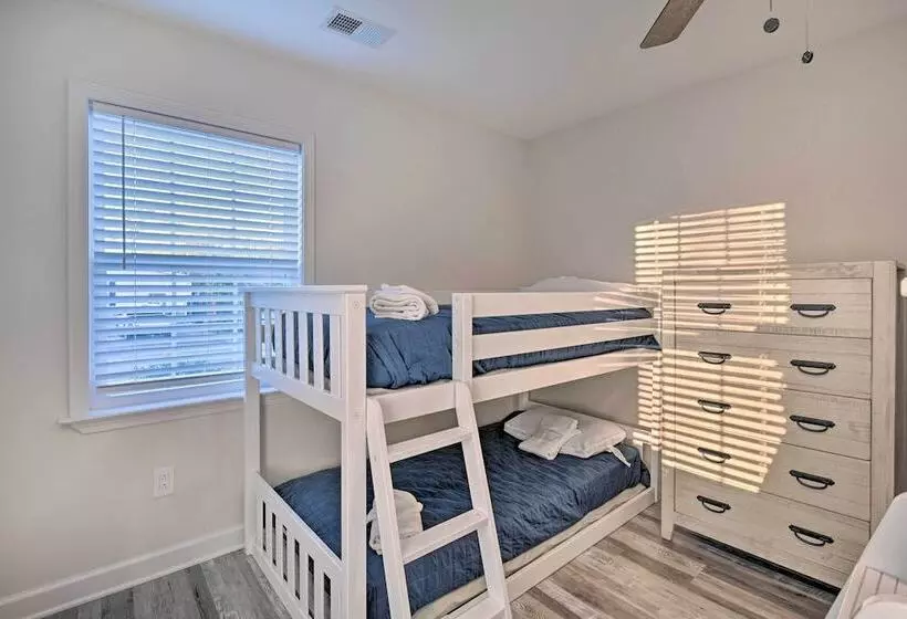 Murrells Inlet Home W/ Fire Pit: Near Beaches