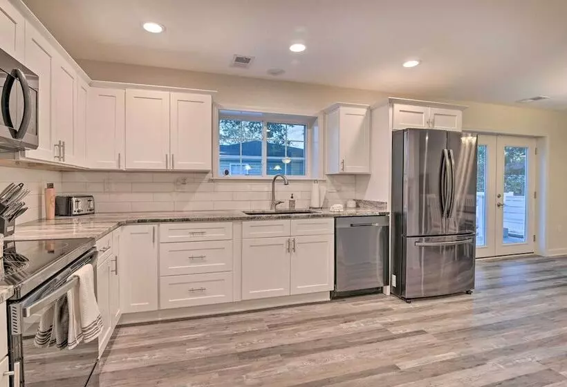 Murrells Inlet Home W/ Fire Pit: Near Beaches