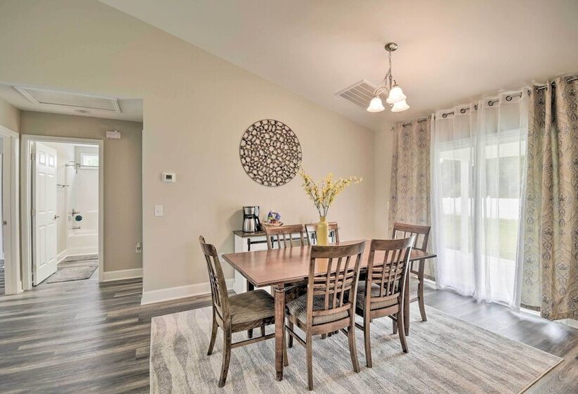 3 Mi To Golf: Loris Home W/ Big Private Yard!