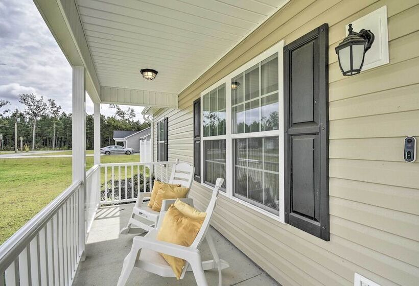 3 Mi To Golf: Loris Home W/ Big Private Yard!