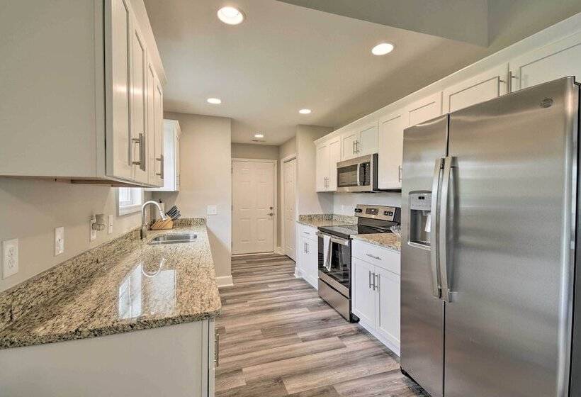 3 Mi To Golf: Loris Home W/ Big Private Yard!