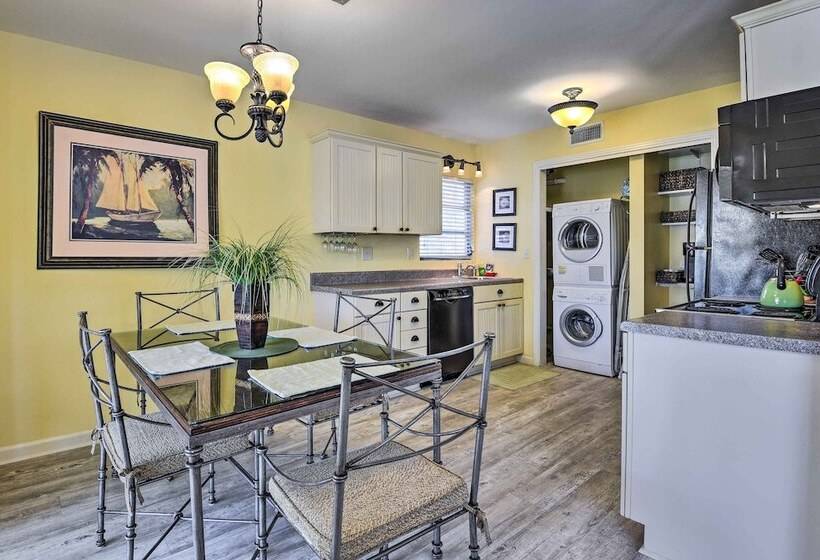 Charming Nokomis Home: Walk To Beach!