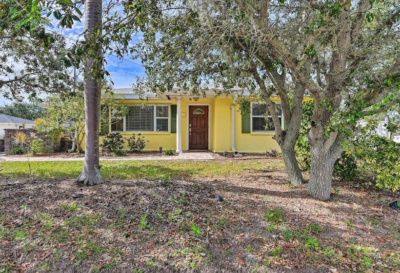 Charming Nokomis Home: Walk To Beach!