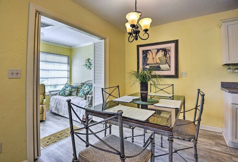 Charming Nokomis Home: Walk To Beach!