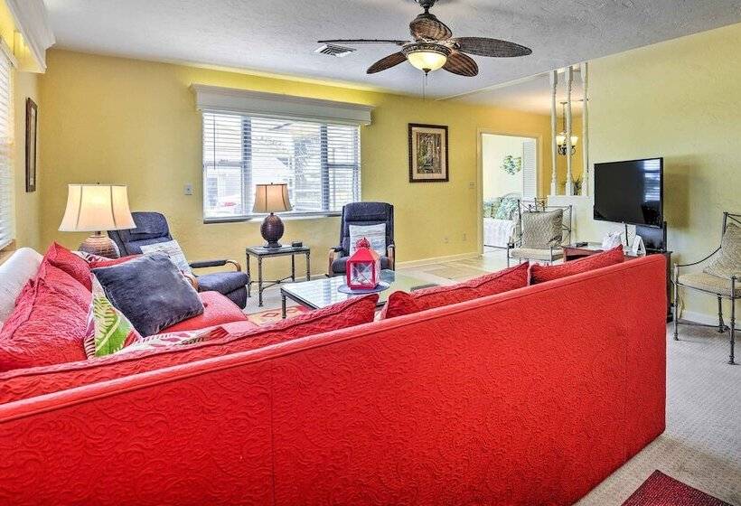 Charming Nokomis Home: Walk To Beach!