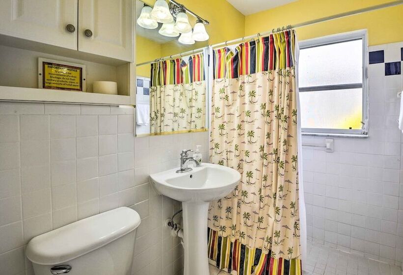 Charming Nokomis Home: Walk To Beach!