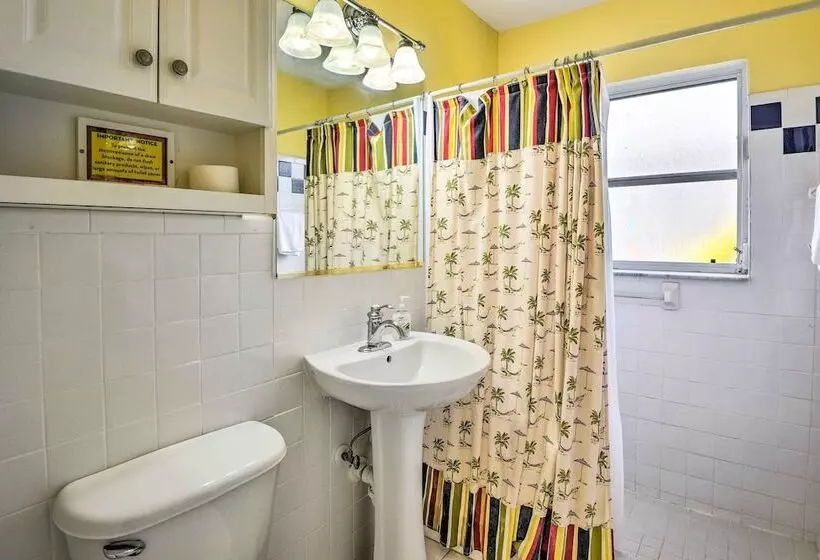 Charming Nokomis Home: Walk To Beach!