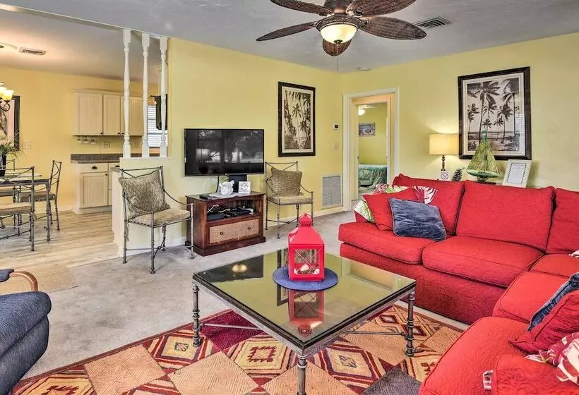 Charming Nokomis Home: Walk To Beach!