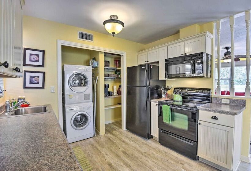 Charming Nokomis Home: Walk To Beach!