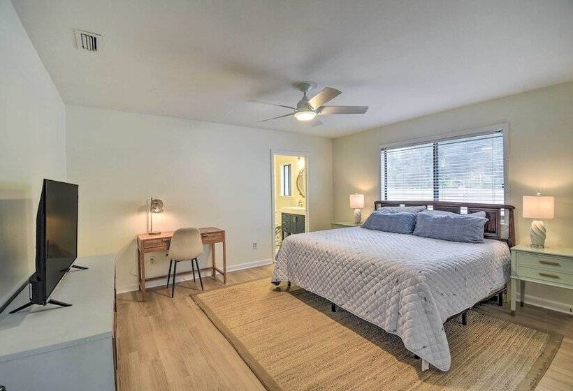 North Myrtle Beach Retreat: 3 Blocks To Beach