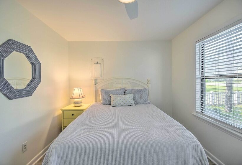 North Myrtle Beach Retreat: 3 Blocks To Beach