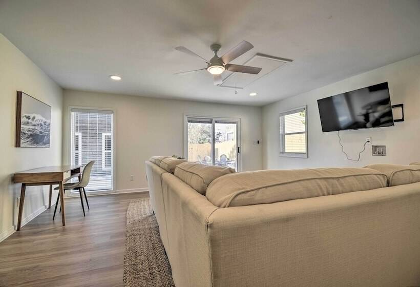 North Myrtle Beach Retreat: 3 Blocks To Beach