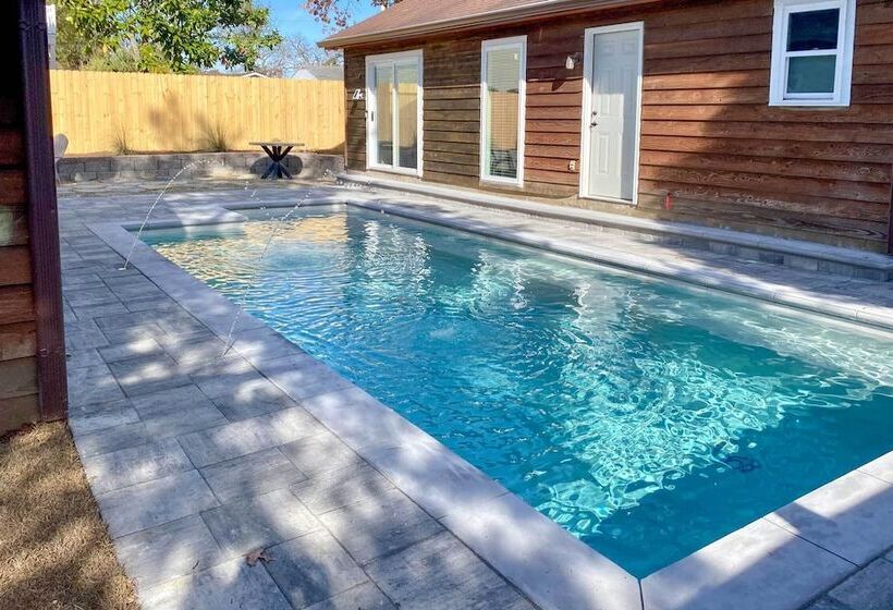 North Myrtle Beach Retreat: 3 Blocks To Beach