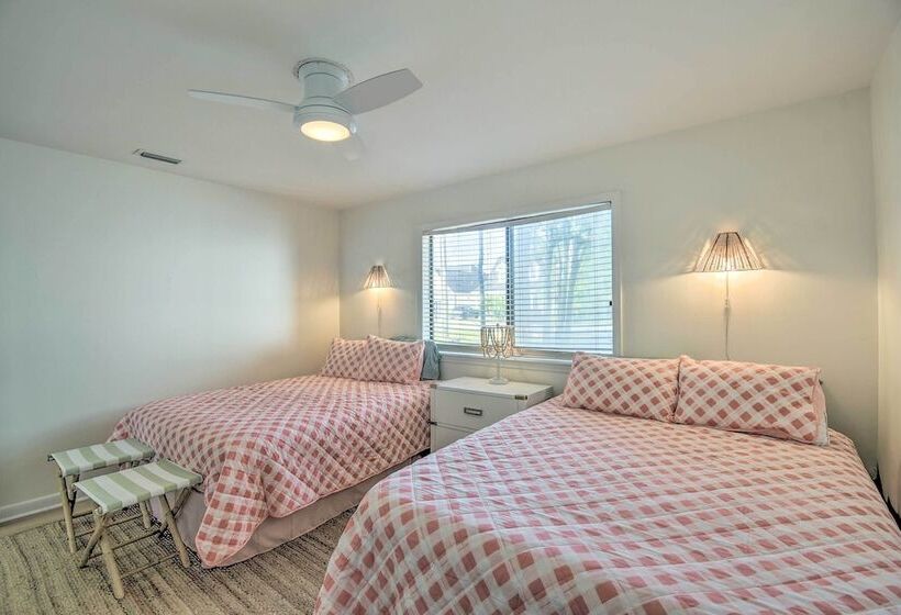 North Myrtle Beach Retreat: 3 Blocks To Beach