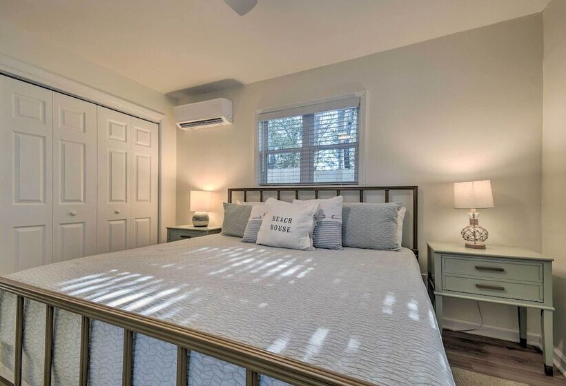 North Myrtle Beach Retreat: 3 Blocks To Beach