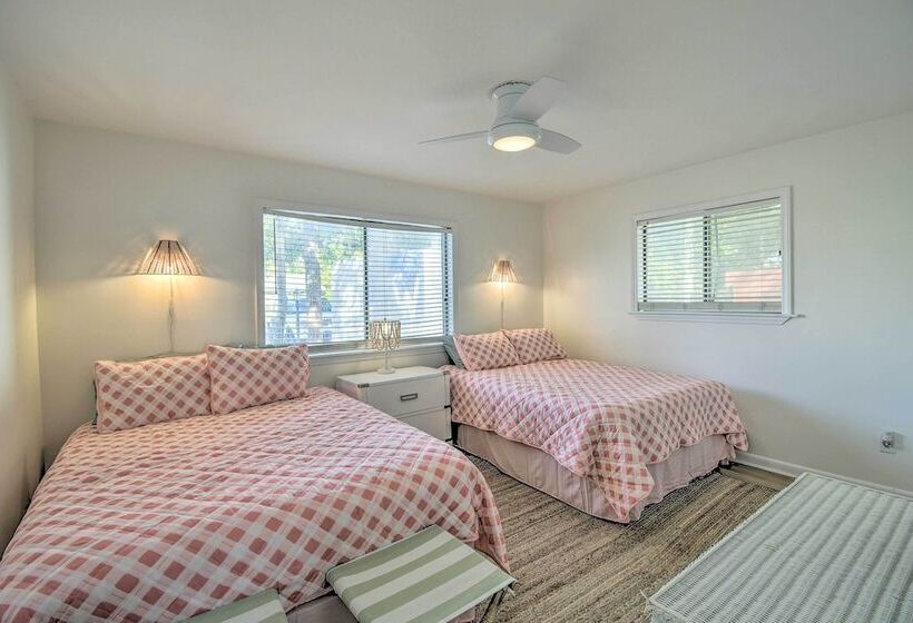 North Myrtle Beach Retreat: 3 Blocks To Beach