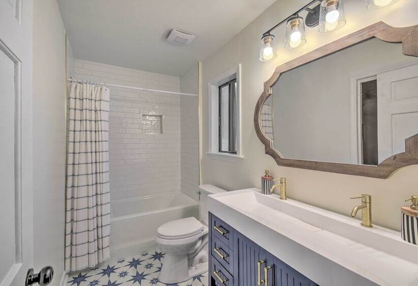 North Myrtle Beach Retreat: 3 Blocks To Beach