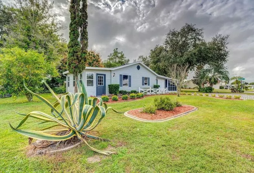 Peaceful Lady Lake Home W/ Screened In Porch!