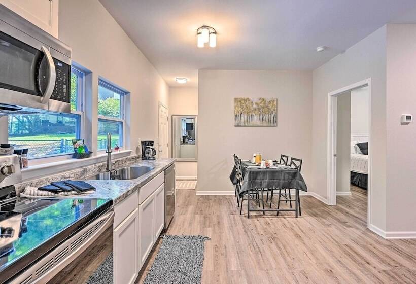 Pet Friendly Central Cottage: 2 Miles To Clemson!