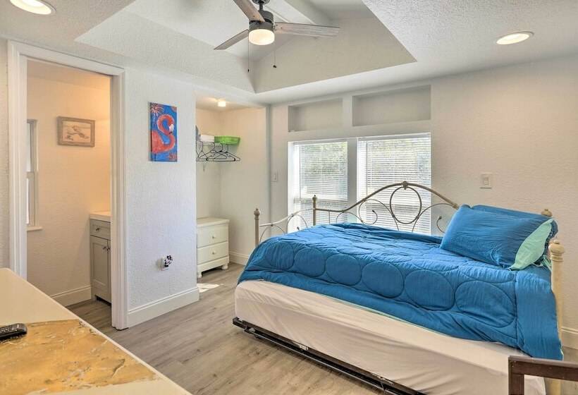 Pet Friendly Home W/ Deck   6 Mi To Cocoa Village!