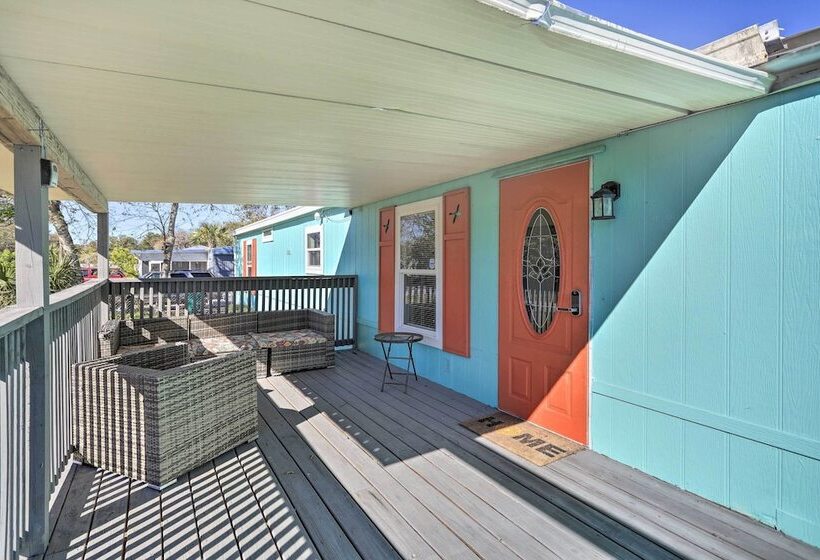 Pet Friendly Home W/ Deck   6 Mi To Cocoa Village!
