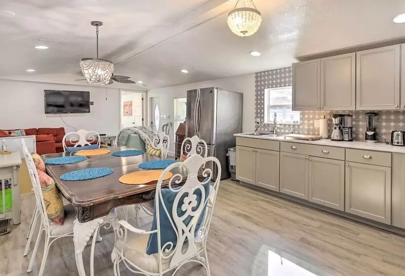Pet Friendly Home W/ Deck   6 Mi To Cocoa Village!