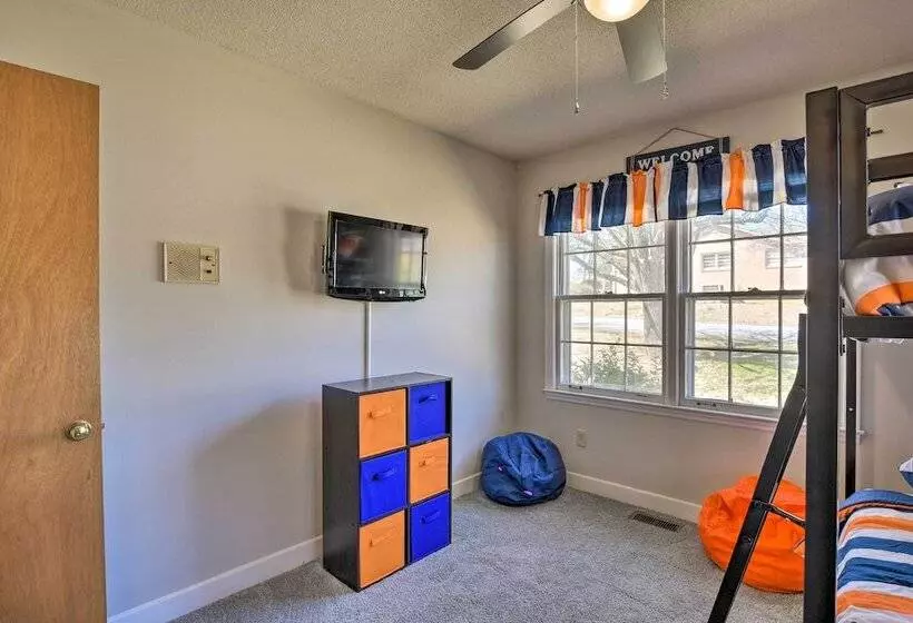 Pet Friendly Easley Family House W/ Game Room
