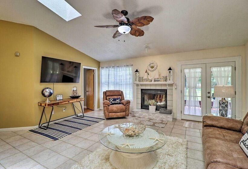Pet Friendly Amelia Island Home ~ 1 Mi To Beach!