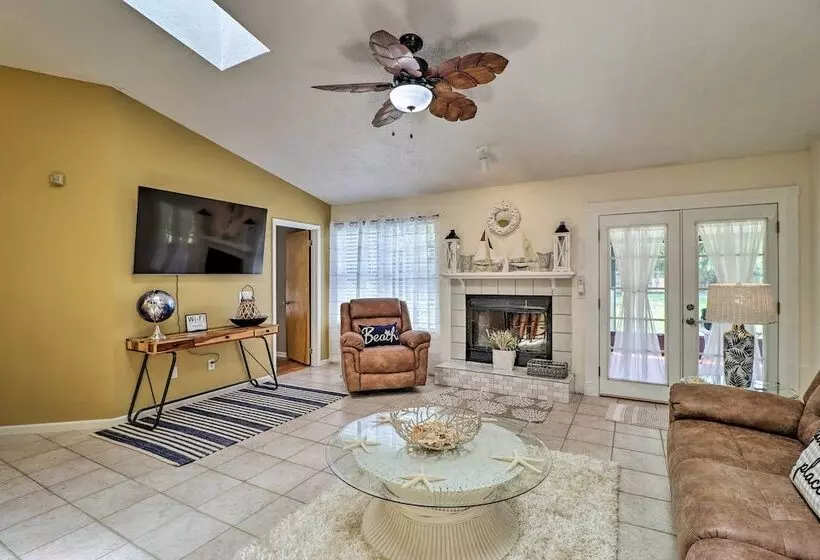 Pet Friendly Amelia Island Home ~ 1 Mi To Beach!