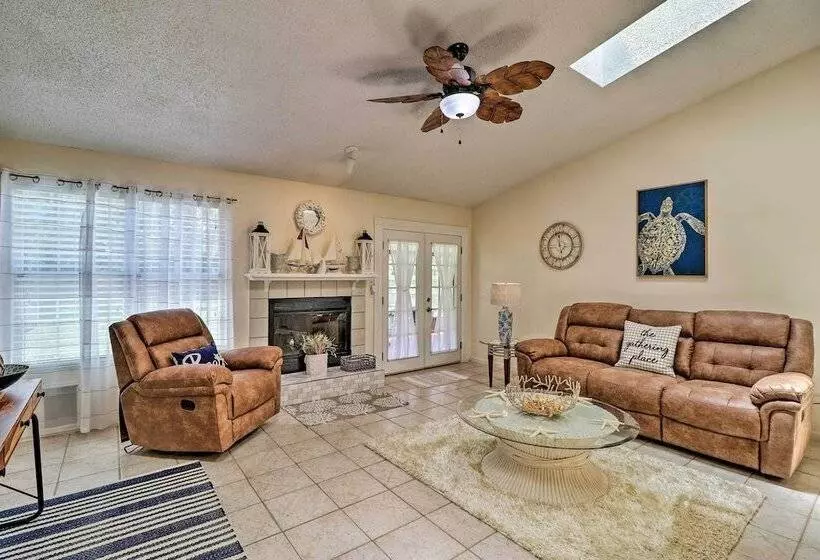 Pet Friendly Amelia Island Home ~ 1 Mi To Beach!