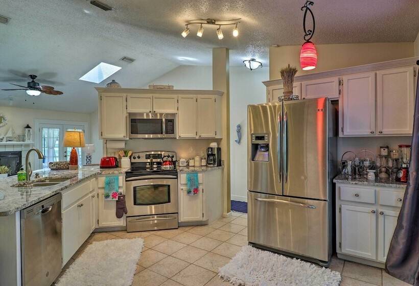 Pet Friendly Amelia Island Home ~ 1 Mi To Beach!
