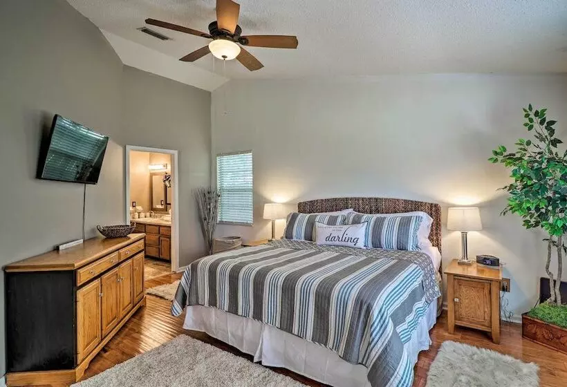 Pet Friendly Amelia Island Home ~ 1 Mi To Beach!