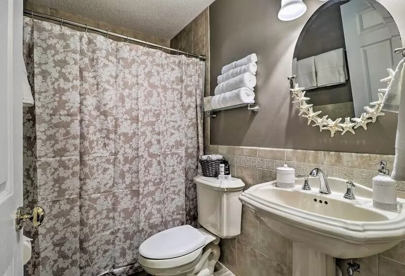 Pet Friendly Amelia Island Home ~ 1 Mi To Beach!