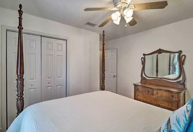 Pet Friendly Amelia Island Home ~ 1 Mi To Beach!