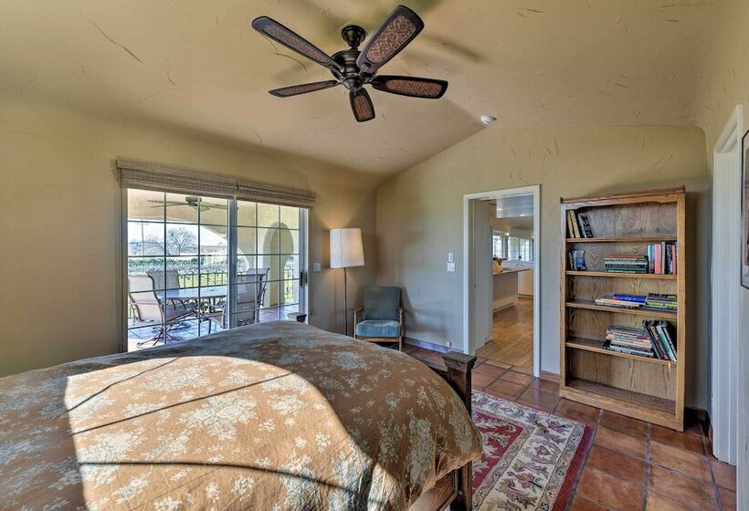 Working Vineyard & Private Pool: Villa In Plymouth