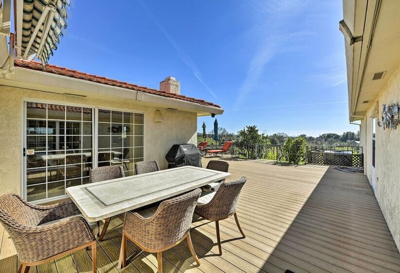 Working Vineyard & Private Pool: Villa In Plymouth