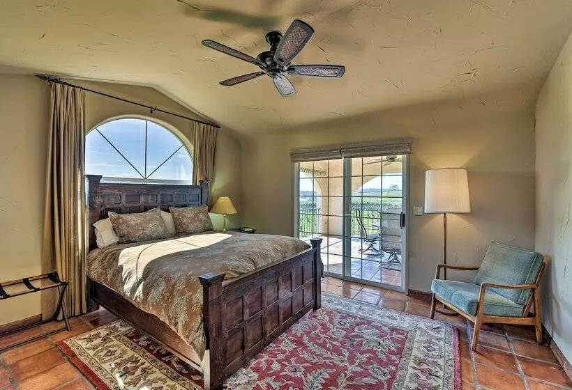 Working Vineyard & Private Pool: Villa In Plymouth