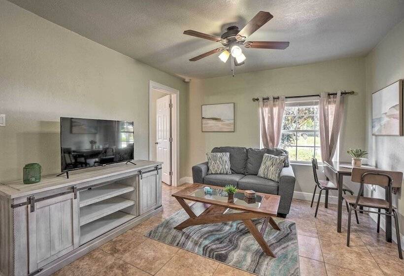 Poseidon S Place  ~ 1 Mi To Bucs Stadium!