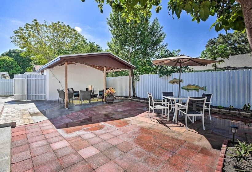 Poseidon S Place  ~ 1 Mi To Bucs Stadium!