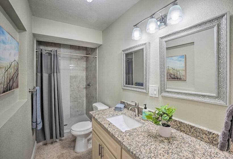 Poseidon S Place  ~ 1 Mi To Bucs Stadium!